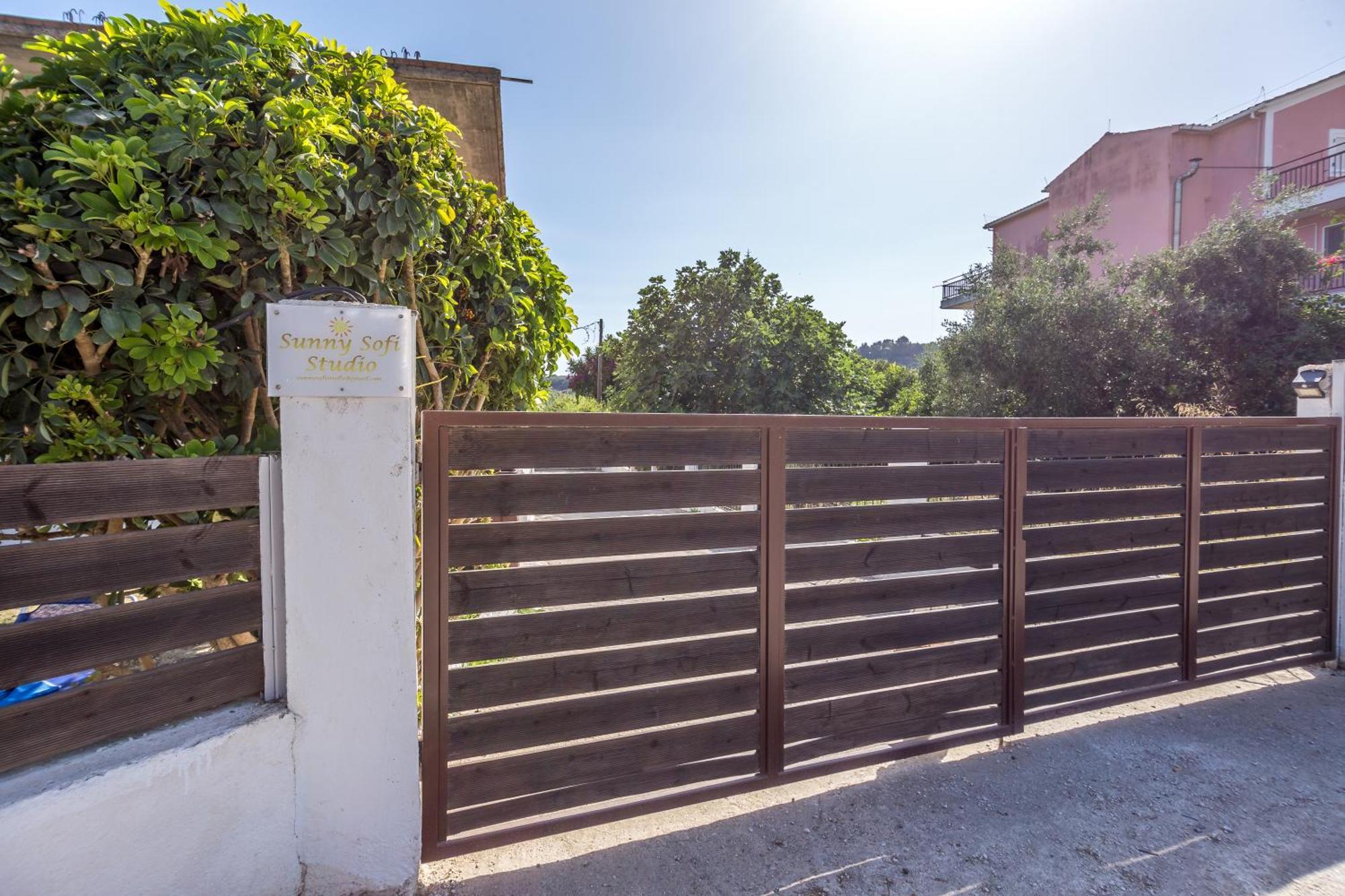 Sunny Sofi Studios Планос Экстерьер фото
